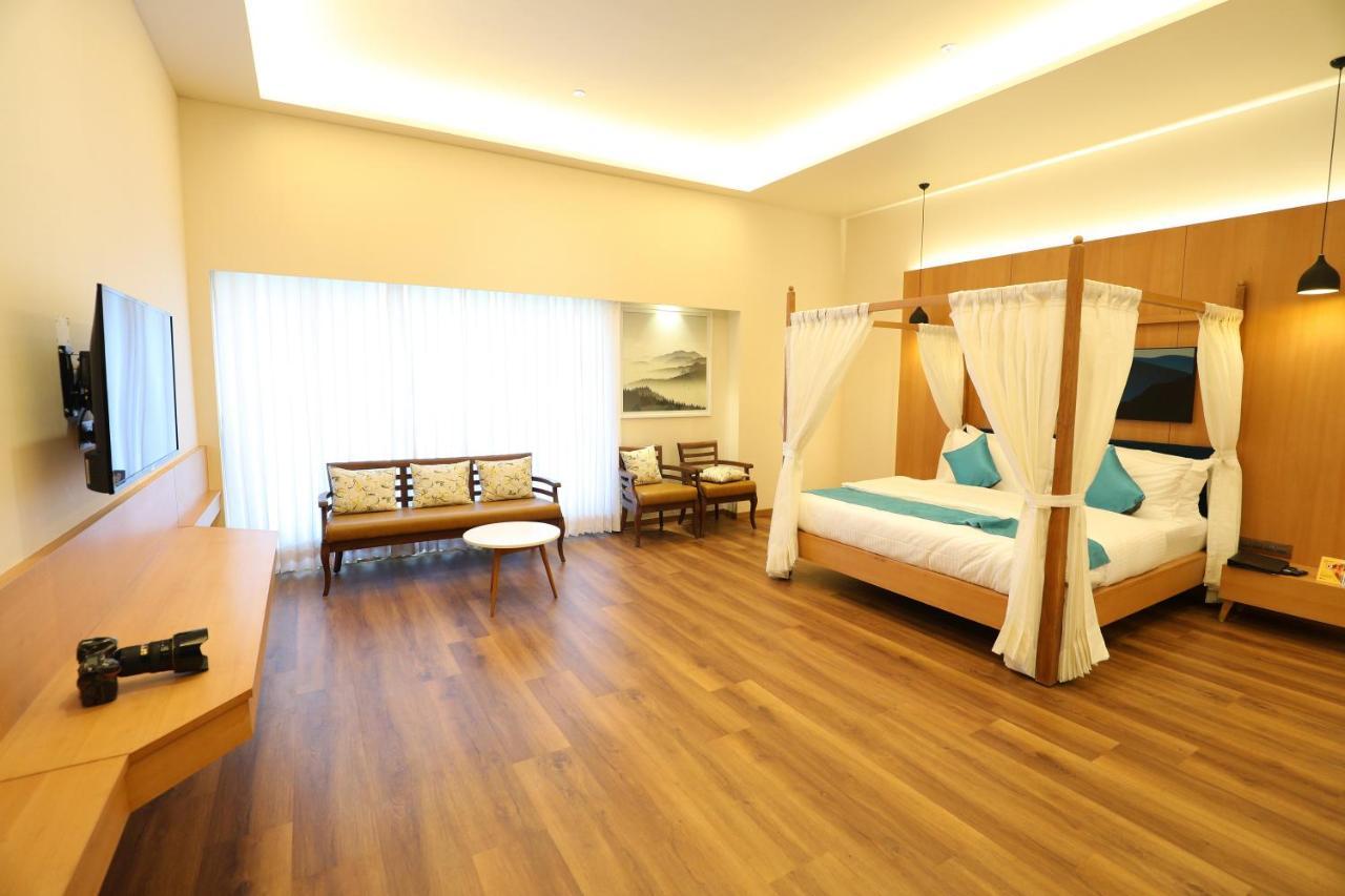 Hotel Blueivy อานันด์ ภายนอก รูปภาพ